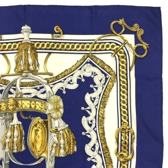 HERMÈS BRIDE DE COUR SILK SCARF CARRÉ 90 NAVY GOLD VINTAGE + HARD BOX - Picture 2 of 8